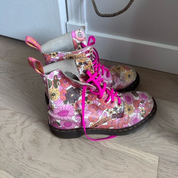 RARE FIND Dr Marten Pascal Floral - Picture 3 of 12